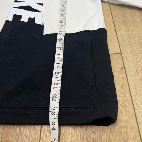 Nike White and Black Hoodie Boys XL Never Worn - Picture 6 of 8